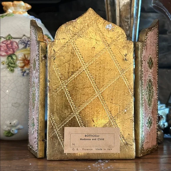 Gold and Pink Madonna and Child Florentine Triptych Icon - Picture 4 of 6